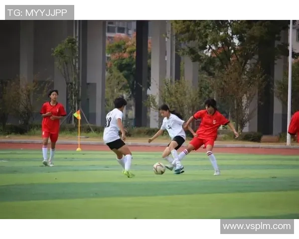 足球球星齐聚排练现场展现团队默契与舞台风采